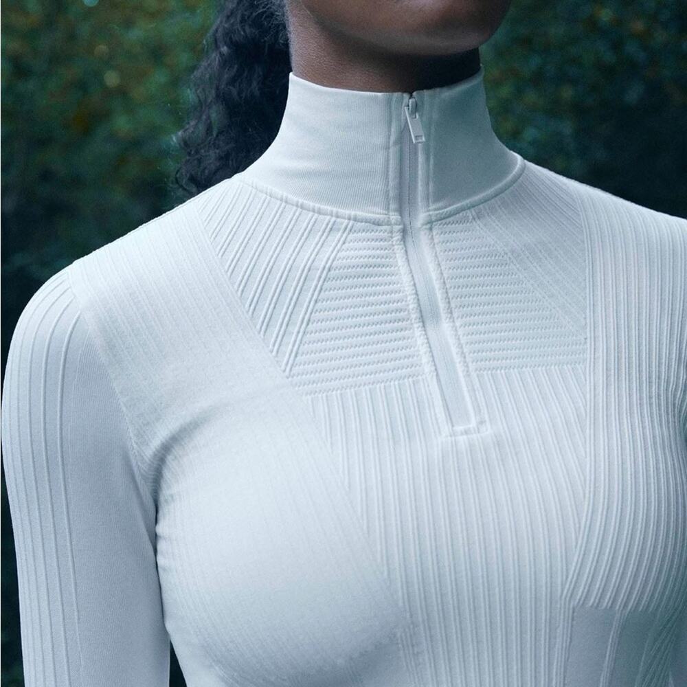Oysho High-Neck White fitted Long Sleeve Active Top